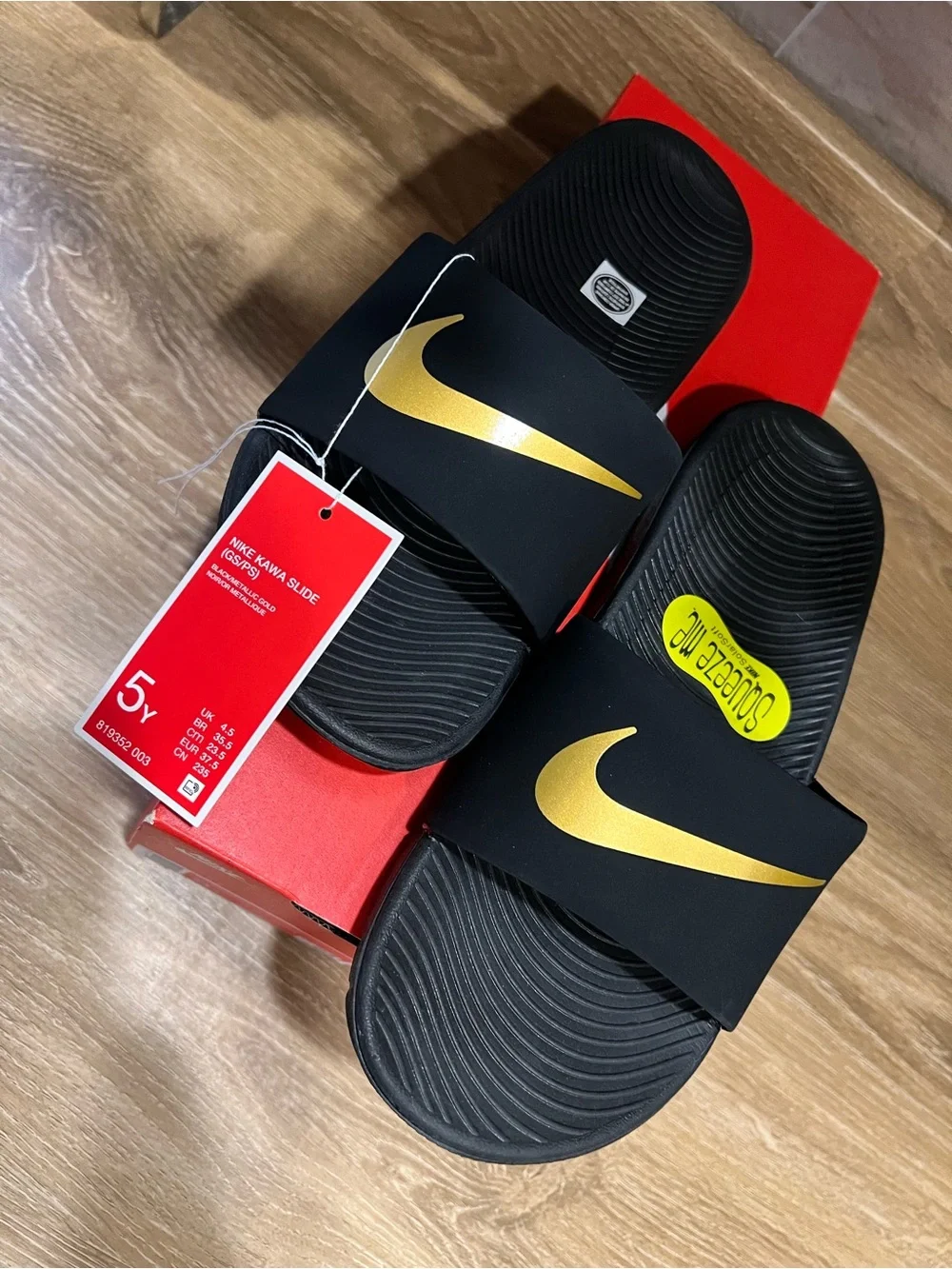 NWT Kids Nike Black & Gold Slides: Size 5Y